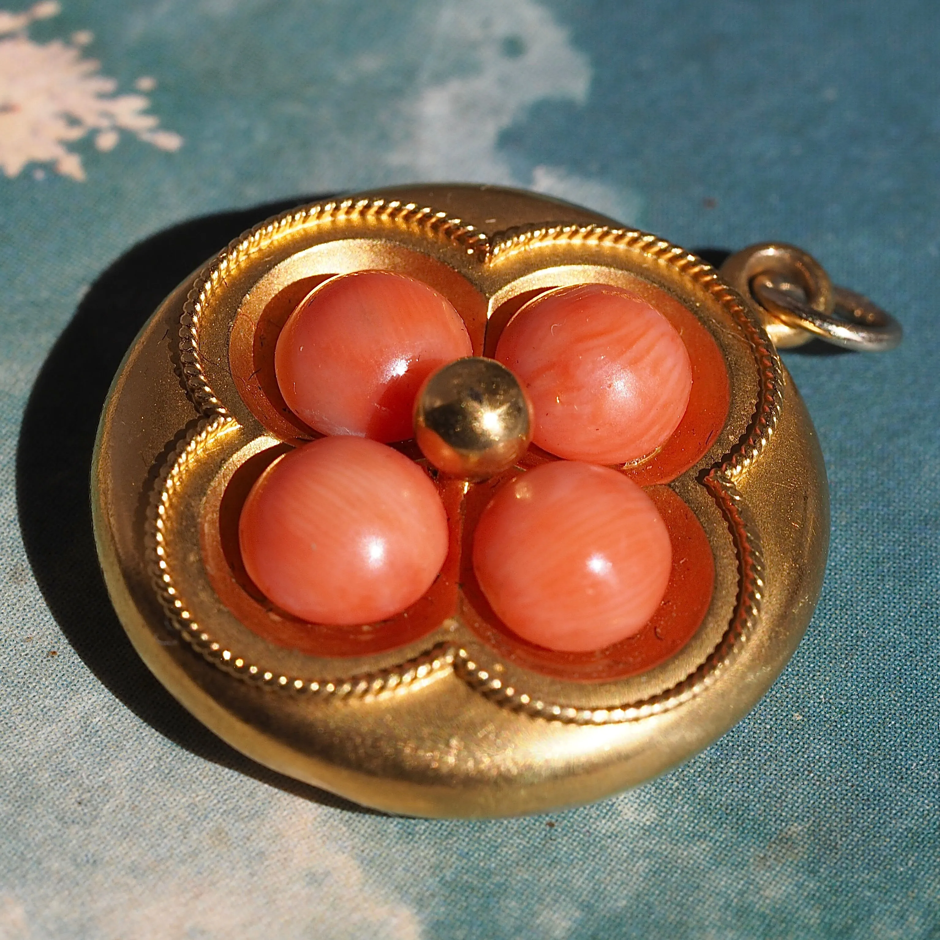 Antique Victorian Etruscan Revival 18k Gold Coral Flower Locket
