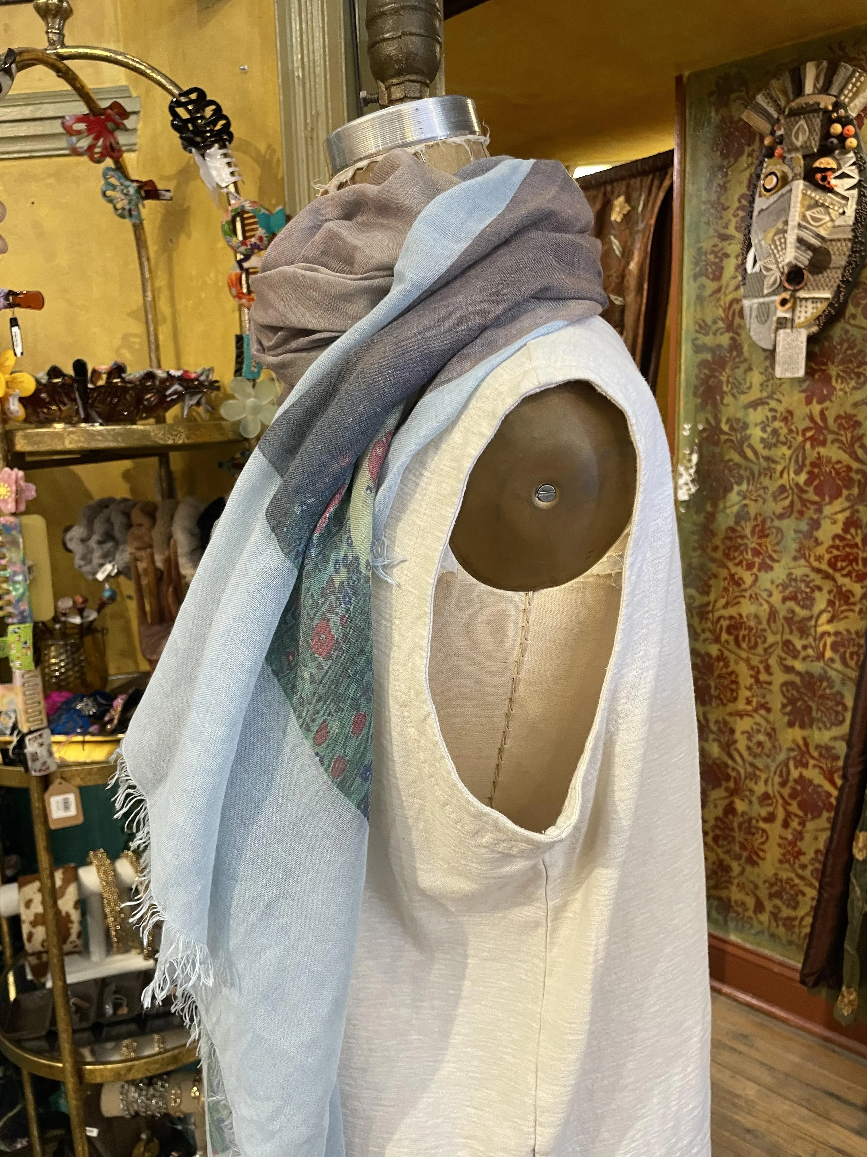 Klimt "The Kiss" Scarf - Light Blue