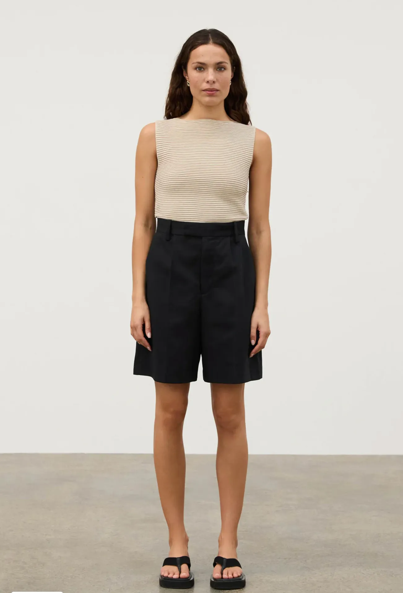 RECYCLED TAILORED SHORTS | BLACK