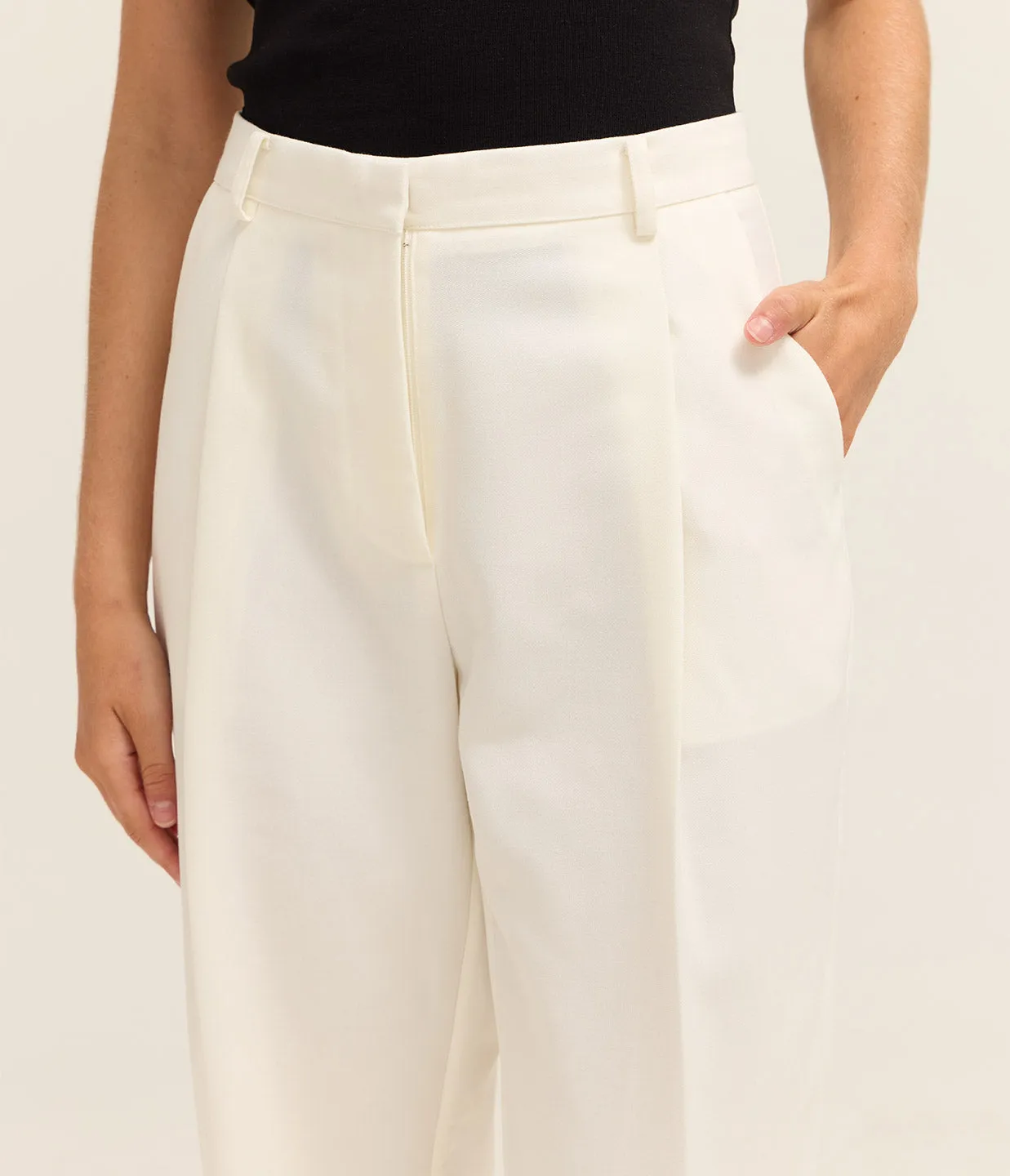 Tailored Pleat Pant in White
