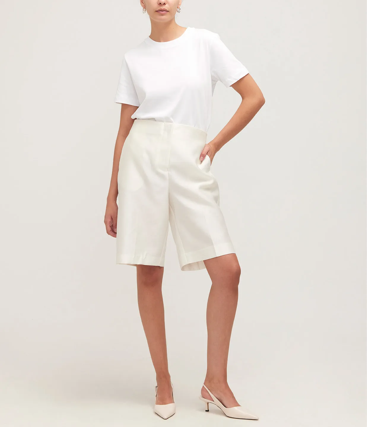 Tailored Short in Ivory
